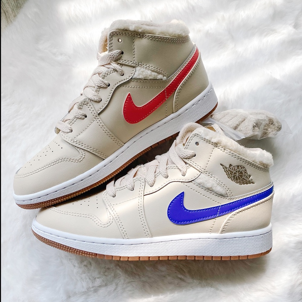 Nike sherpa air jordan 1 mid sneakers - Picture 2 of 5